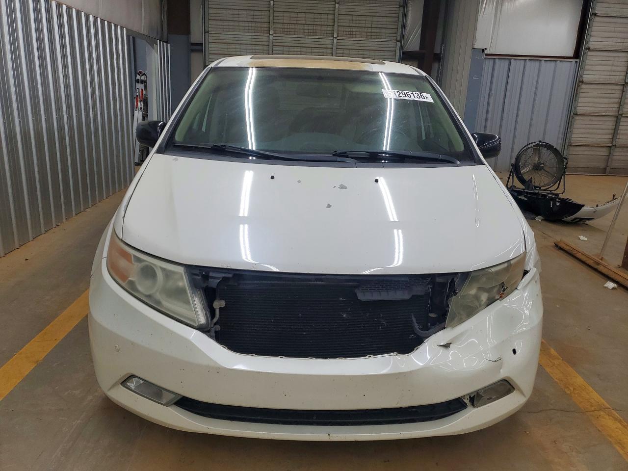 2012 HONDA ODYSSEY TOURING photo 5