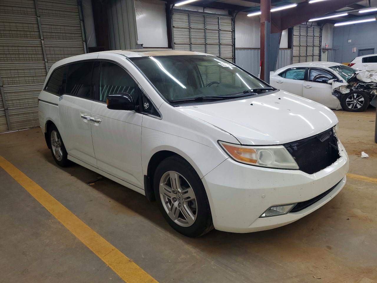 2012 HONDA ODYSSEY TOURING photo 4