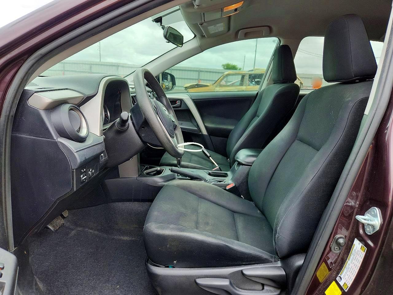 2016 TOYOTA RAV4 LE photo 19