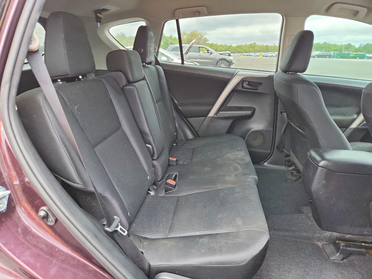 2016 TOYOTA RAV4 LE photo 31