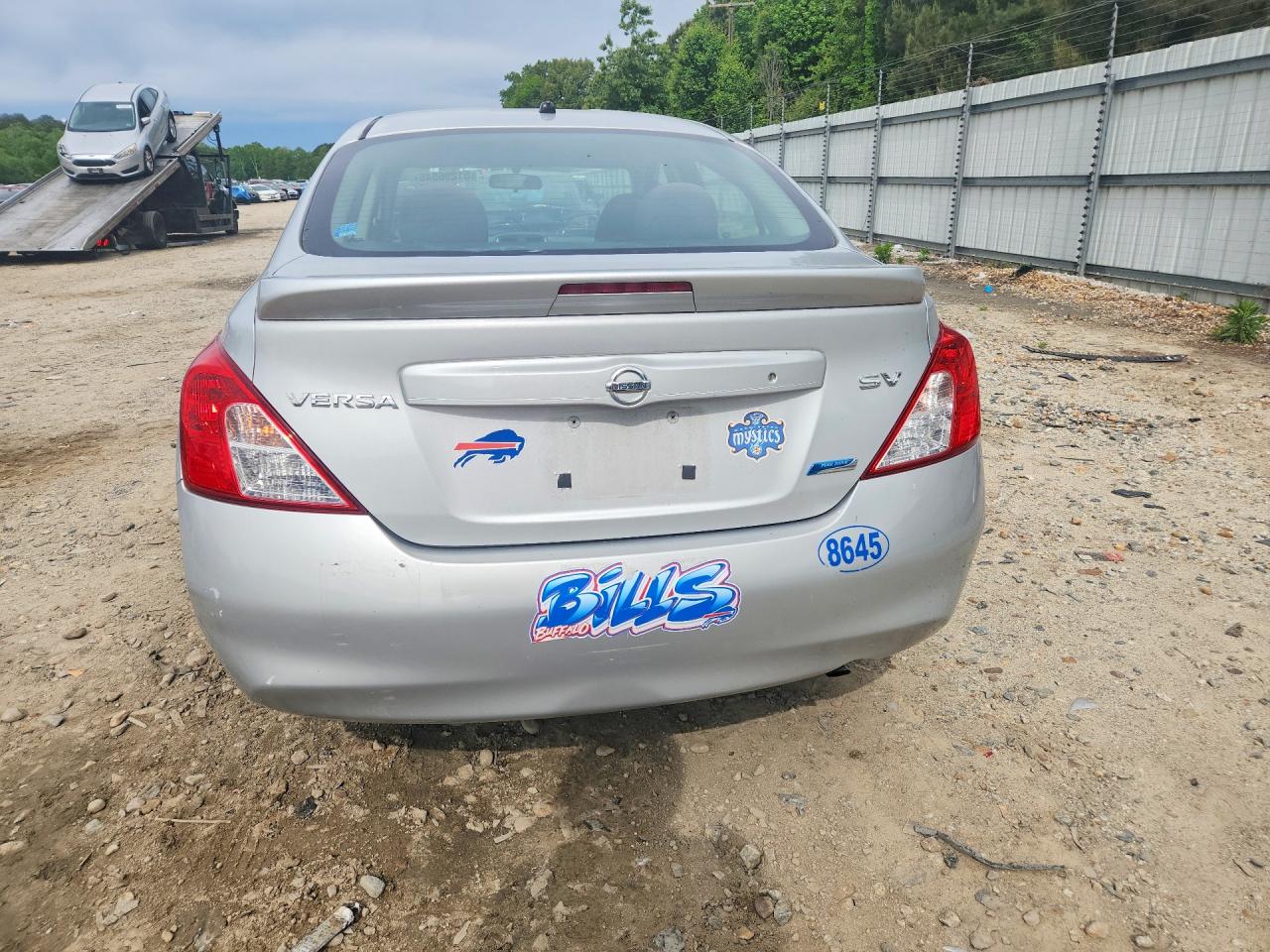 2014 NISSAN VERSA 1.6 SV photo 11