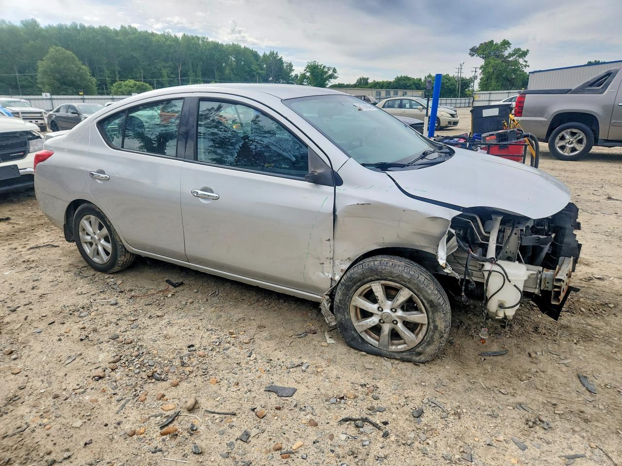 2014 NISSAN VERSA 1.6 SV photo 7