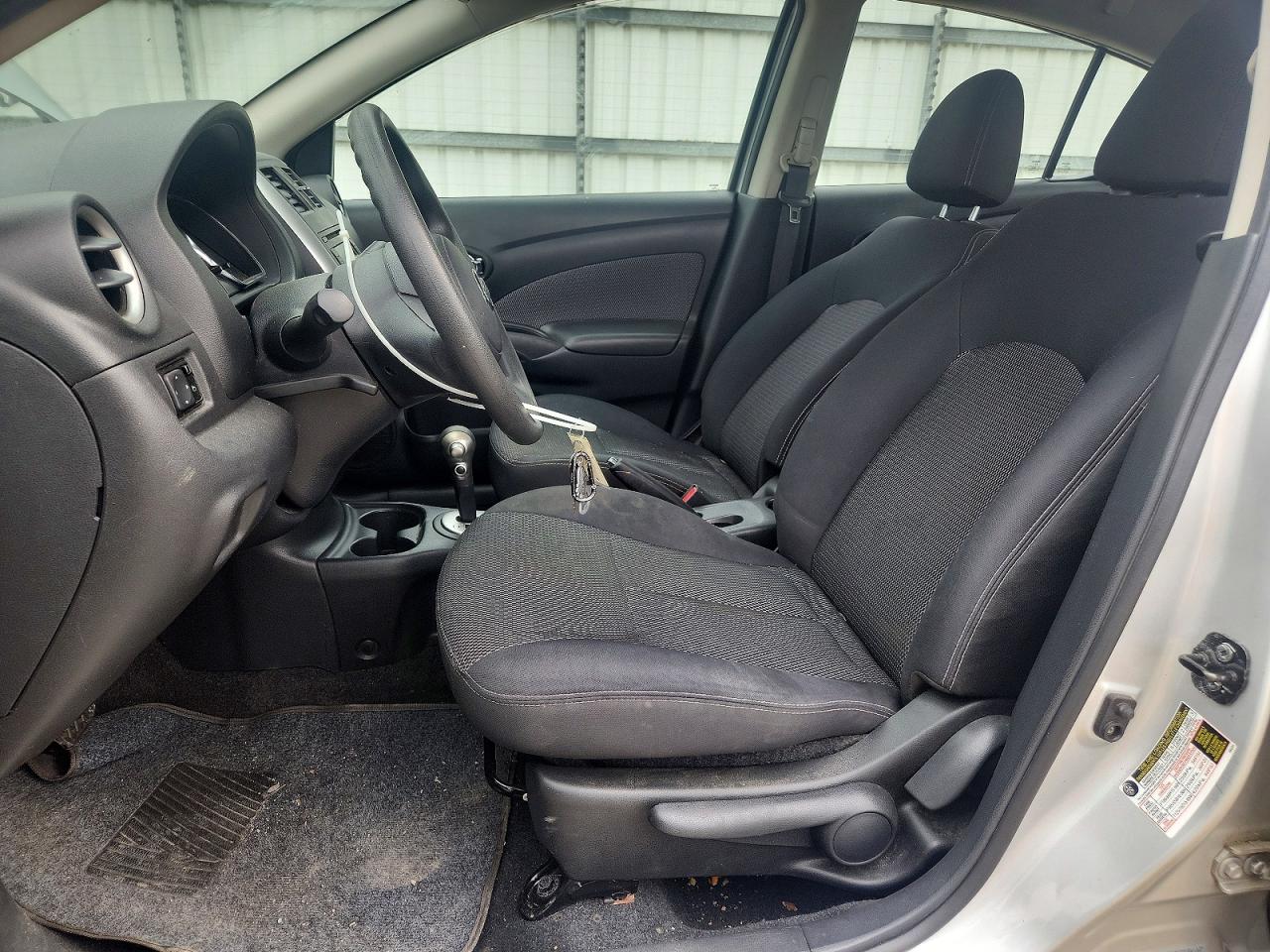 2014 NISSAN VERSA 1.6 SV photo 13
