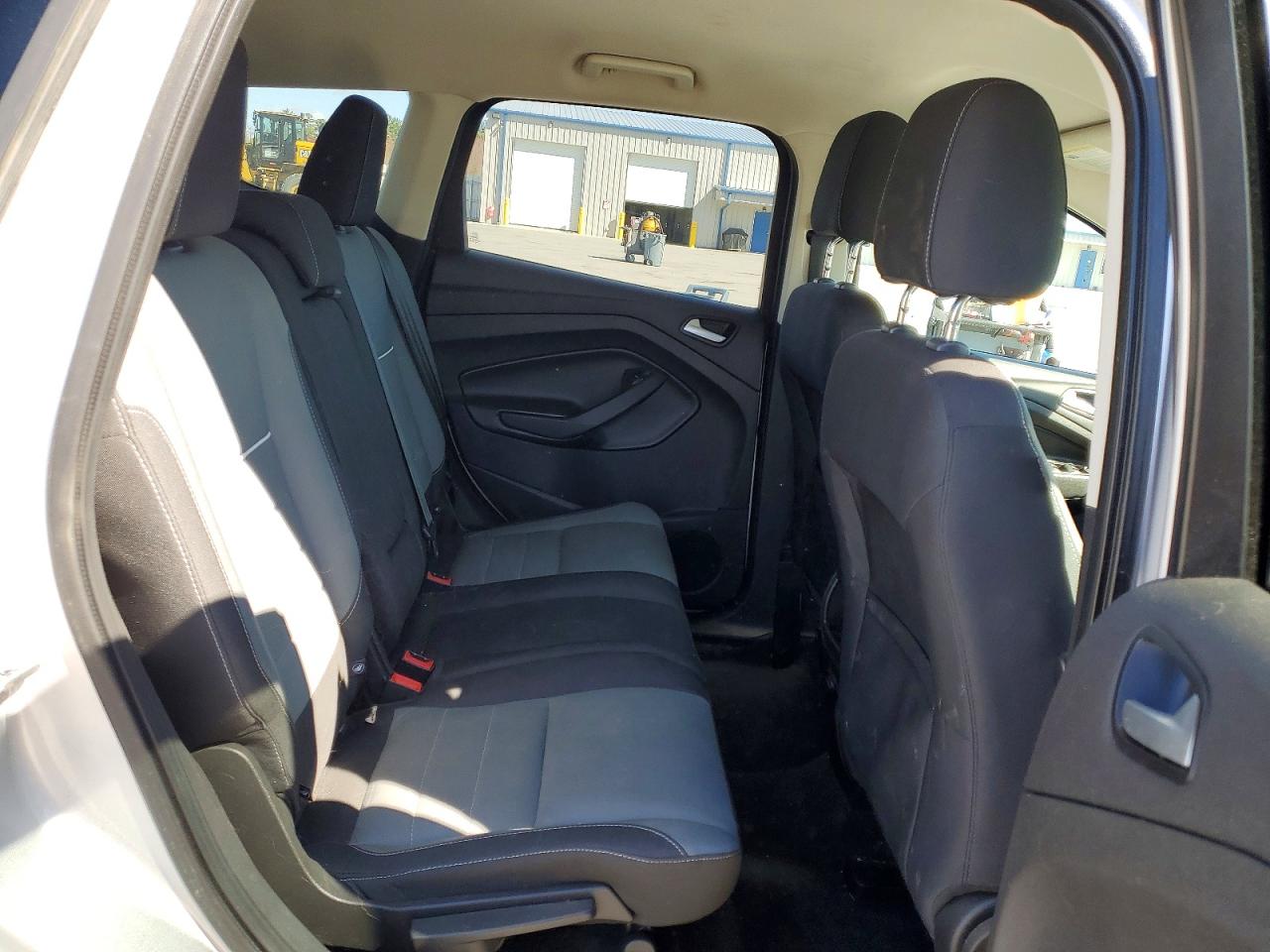 2015 FORD ESCAPE SE photo 19