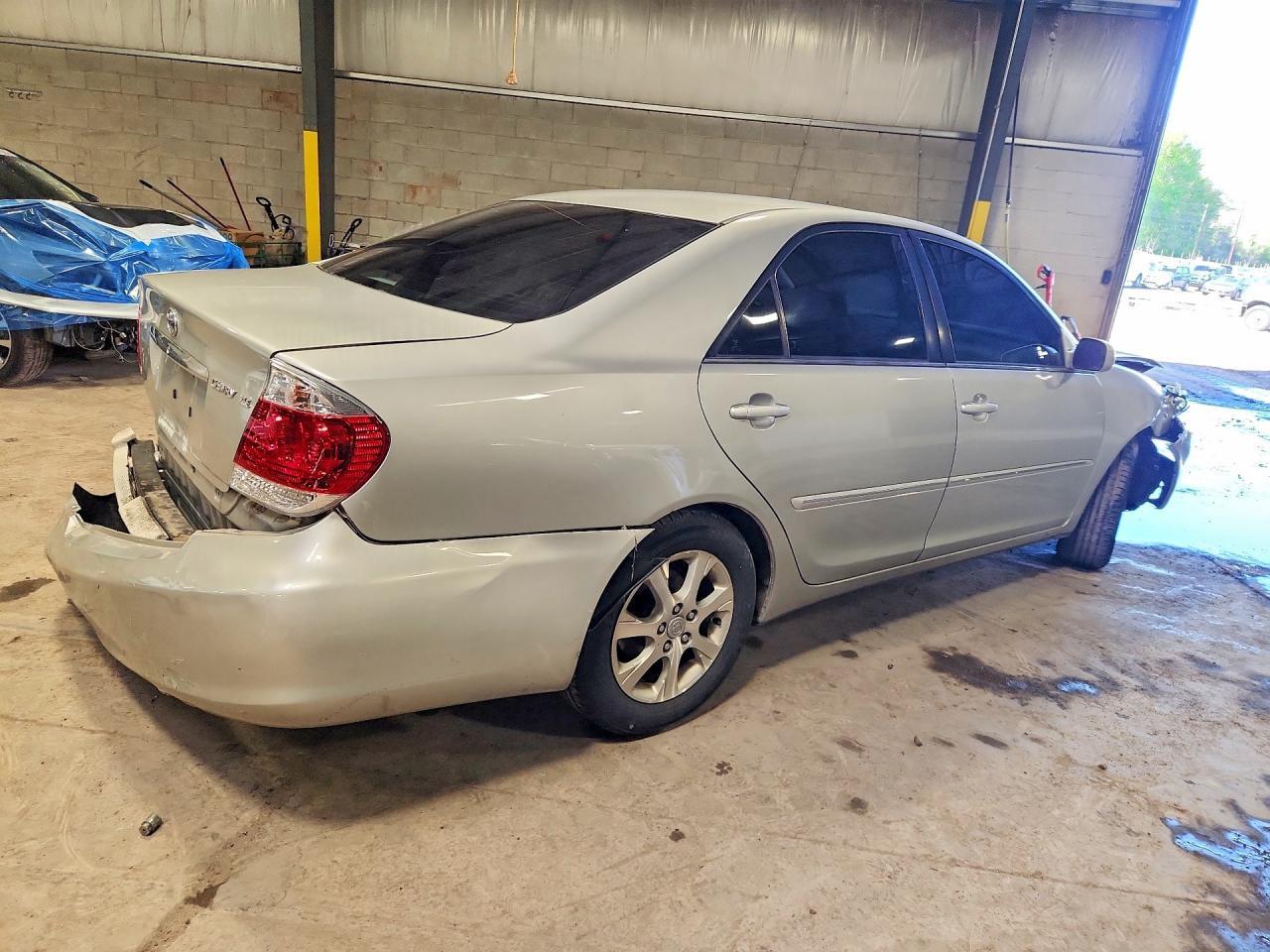 2006 TOYOTA CAMRY XLE photo 3