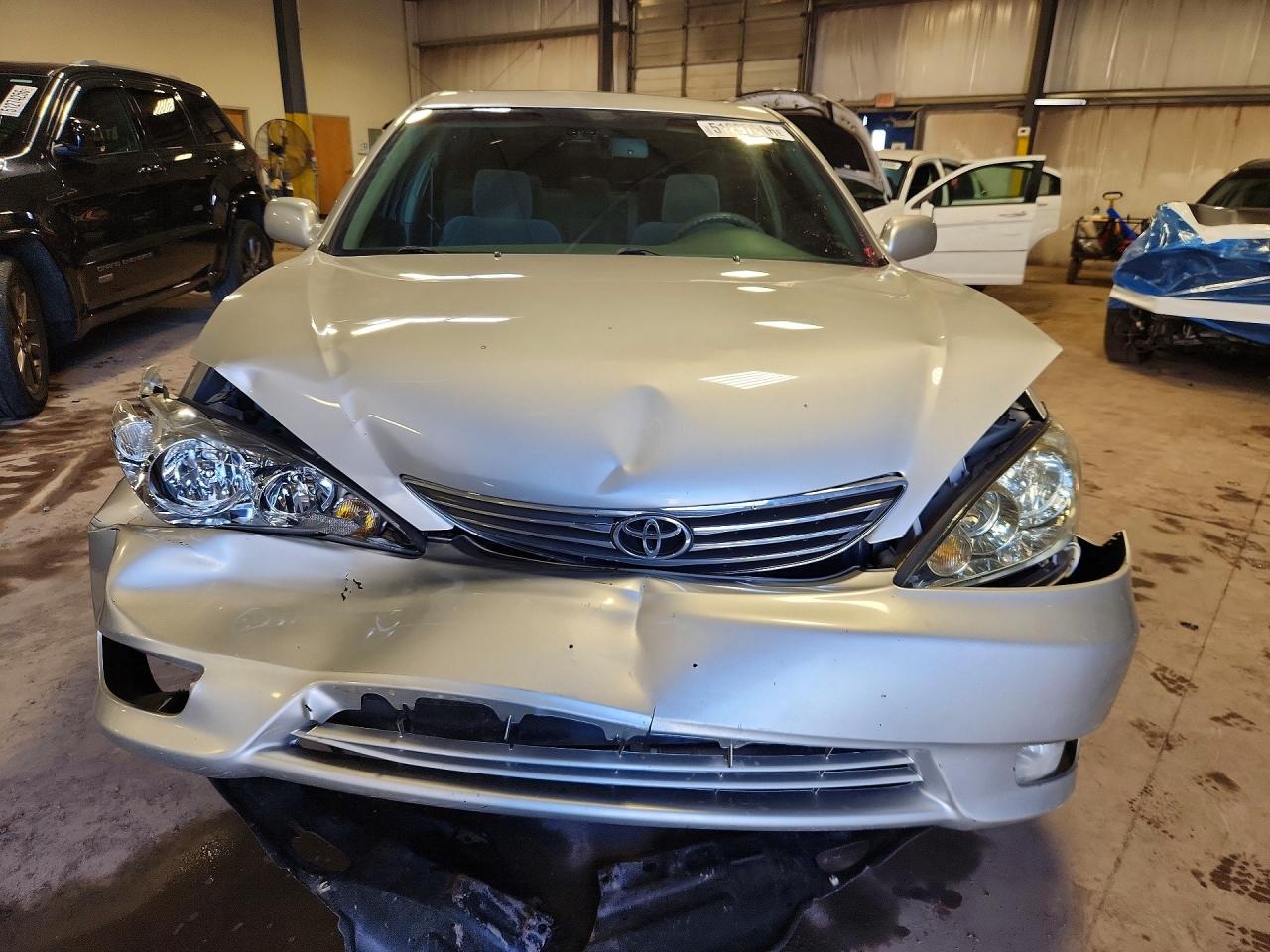 2006 TOYOTA CAMRY XLE photo 5