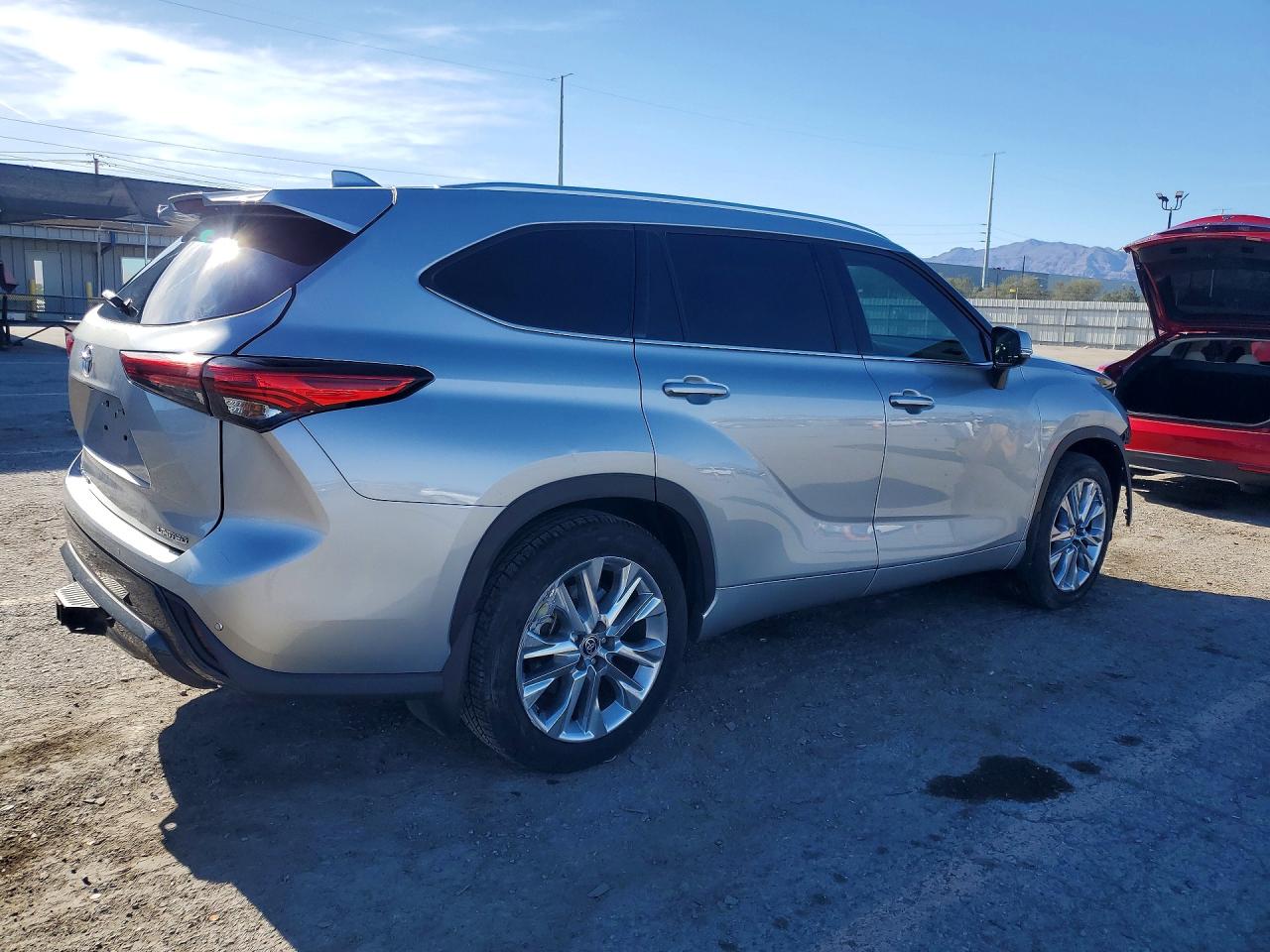2021 TOYOTA HIGHLANDER LIMITED photo 7