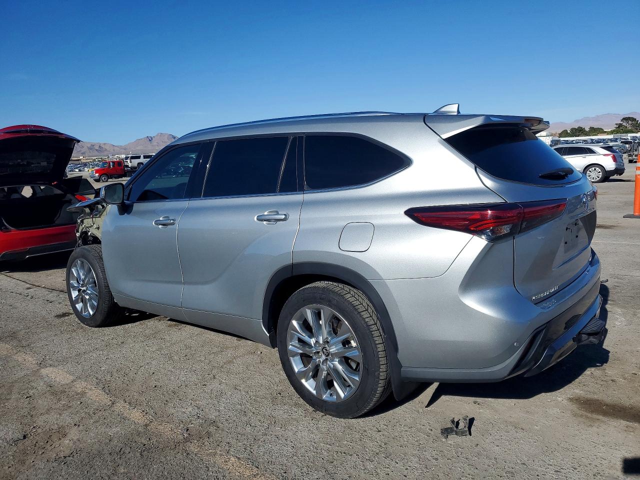 2021 TOYOTA HIGHLANDER LIMITED photo 4
