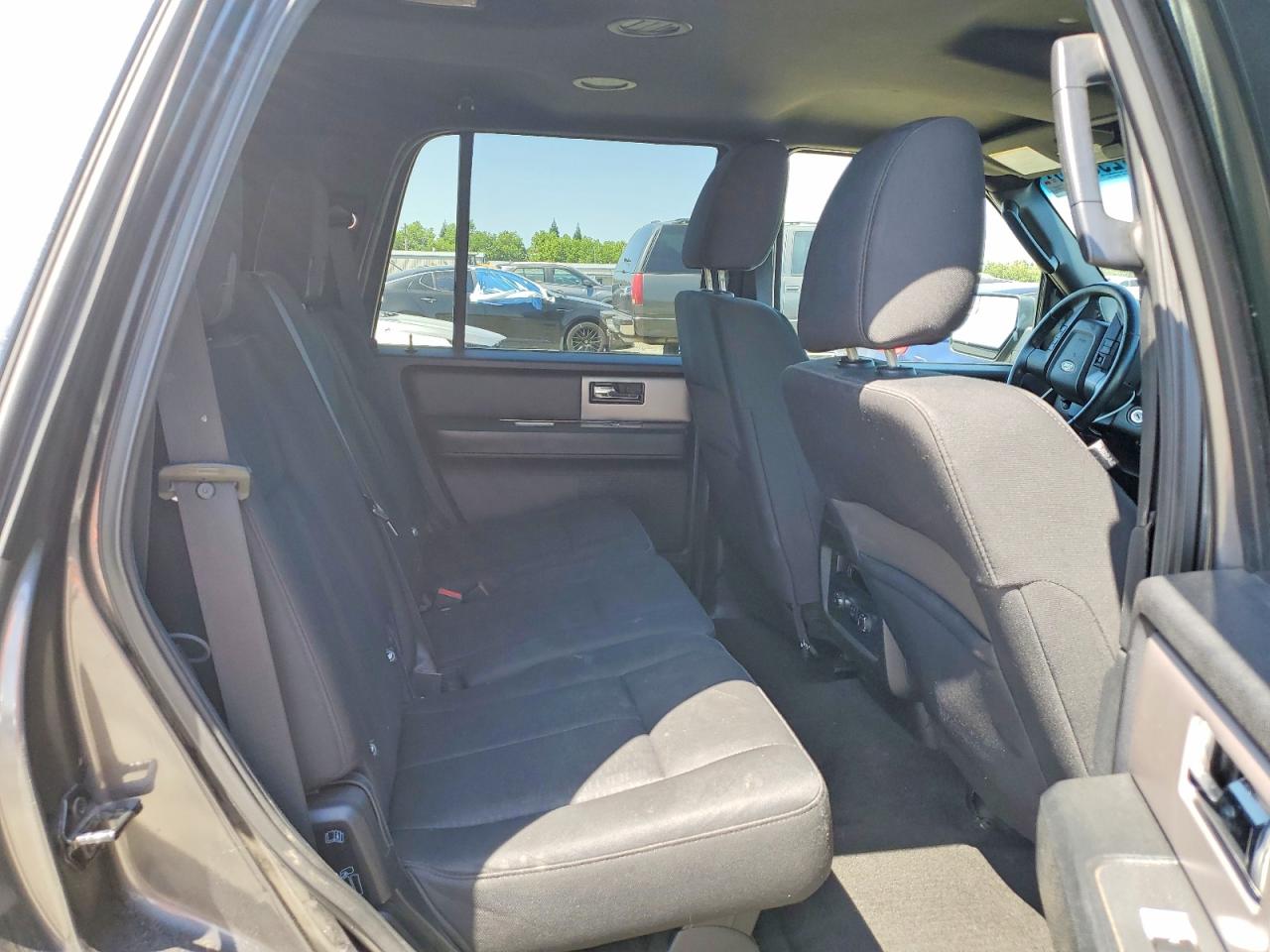 2017 FORD EXPEDITION XLT photo 31