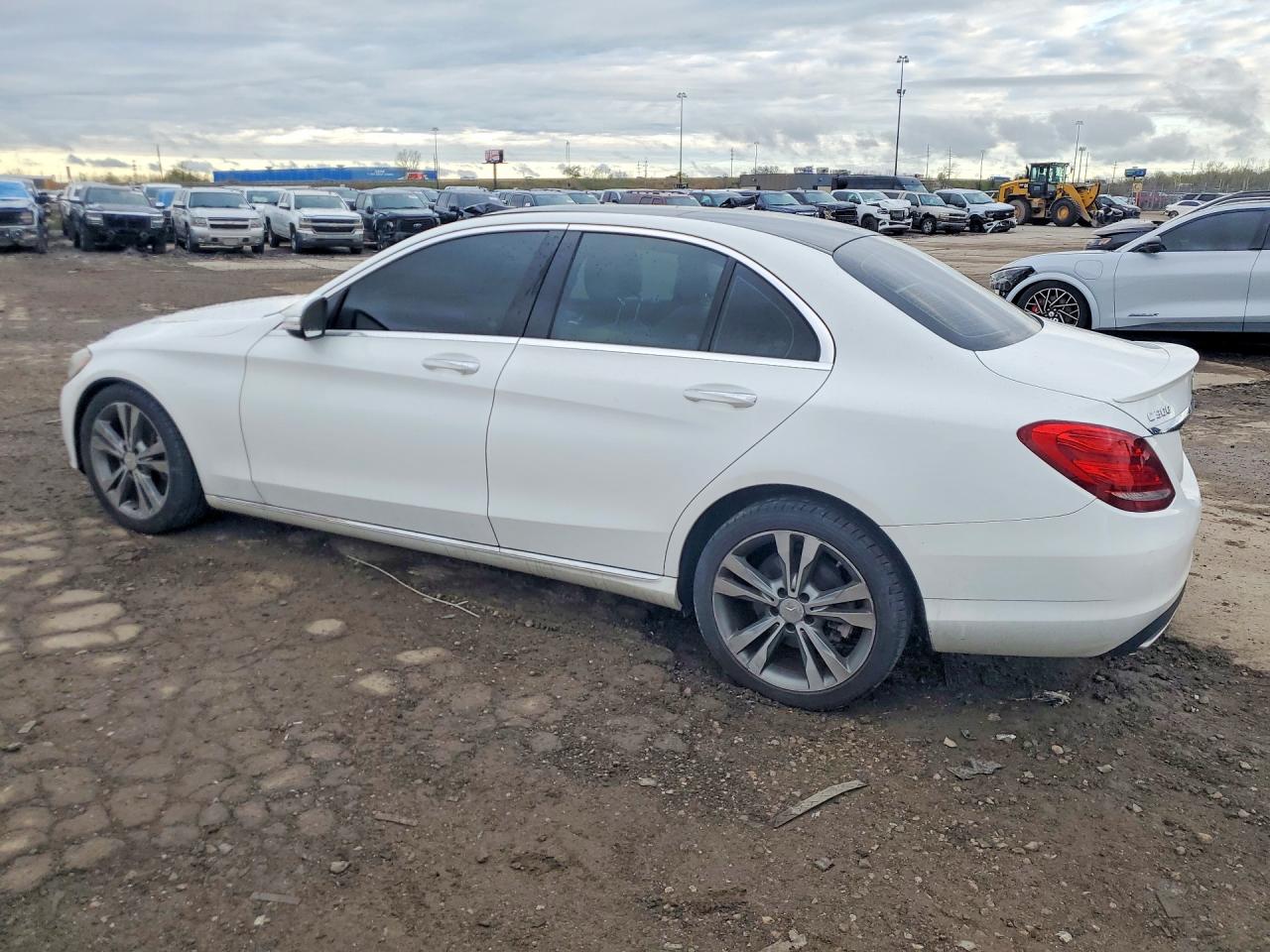 2015 MERCEDES-BENZ C 300 photo 2