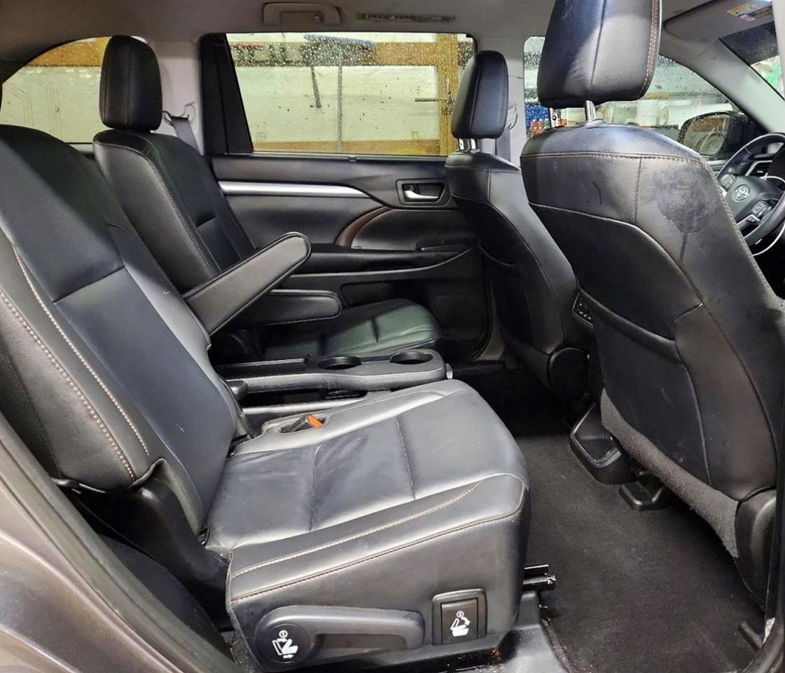 2019 TOYOTA HIGHLANDER XLE photo 31