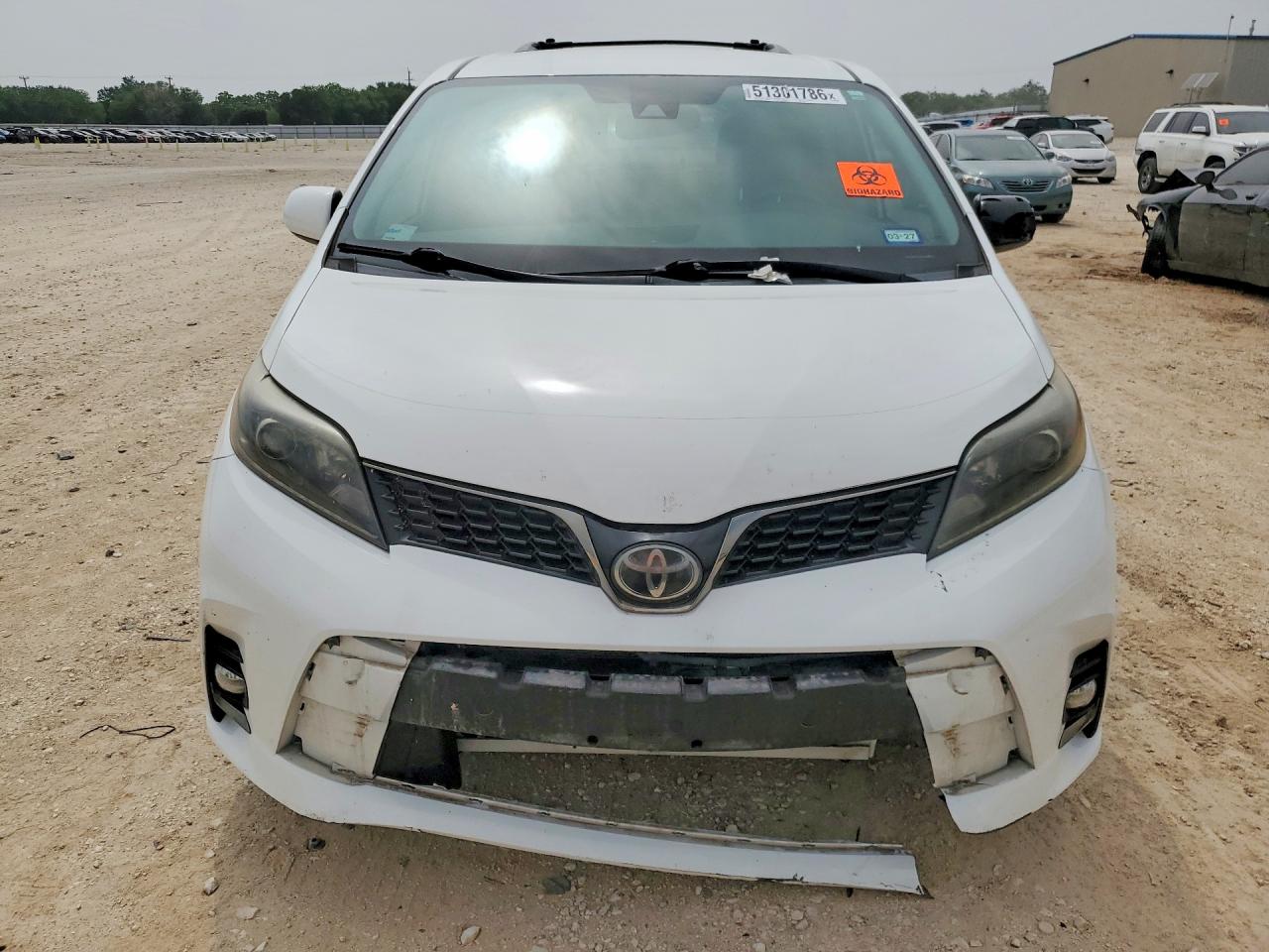 2020 TOYOTA SIENNA SE 8-PASSENGER photo 9