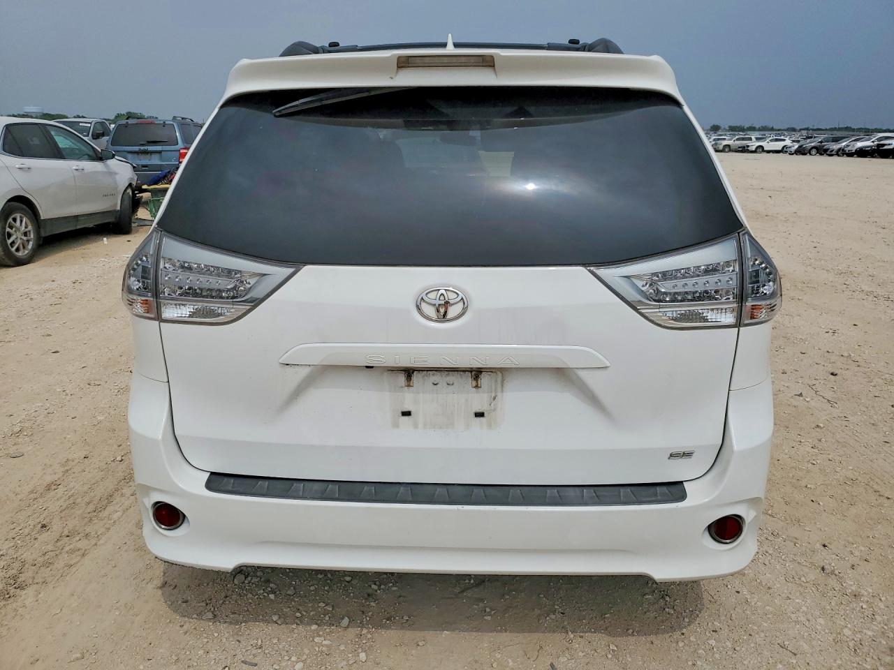 2020 TOYOTA SIENNA SE 8-PASSENGER photo 11