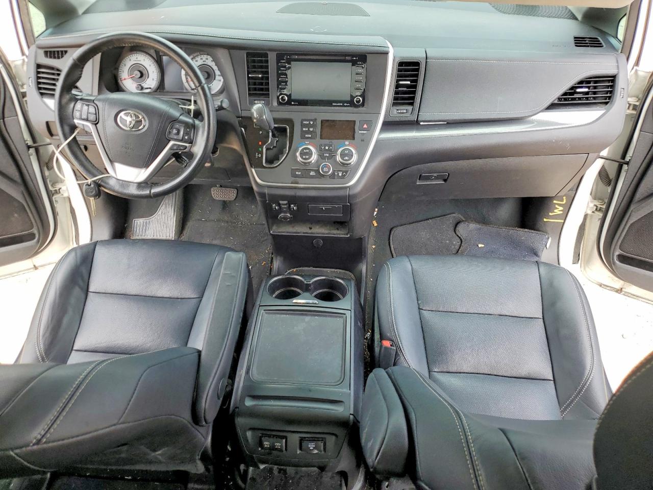 2020 TOYOTA SIENNA SE 8-PASSENGER photo 15