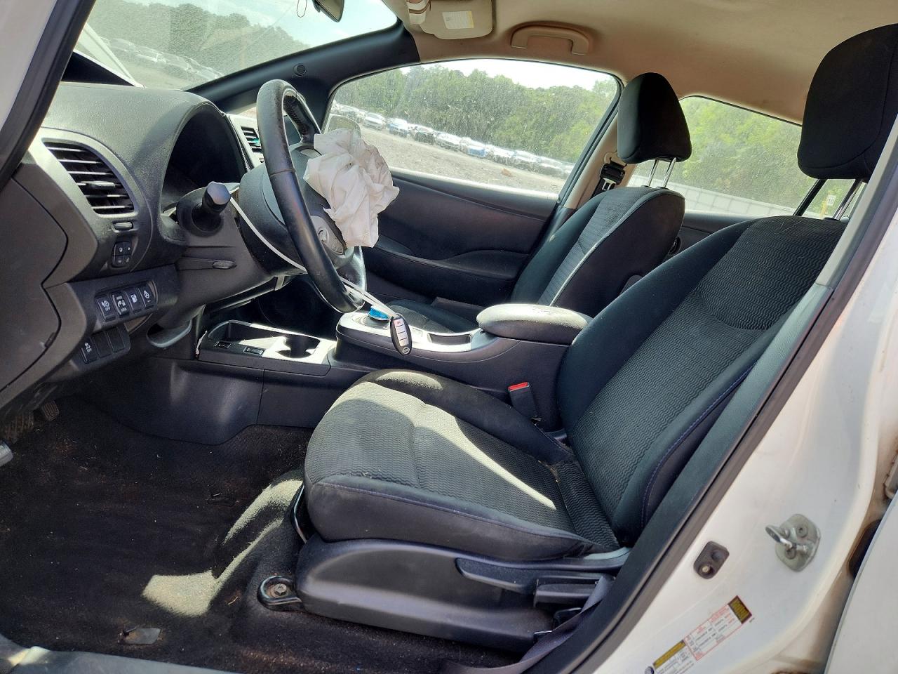 2013 NISSAN LEAF S photo 13