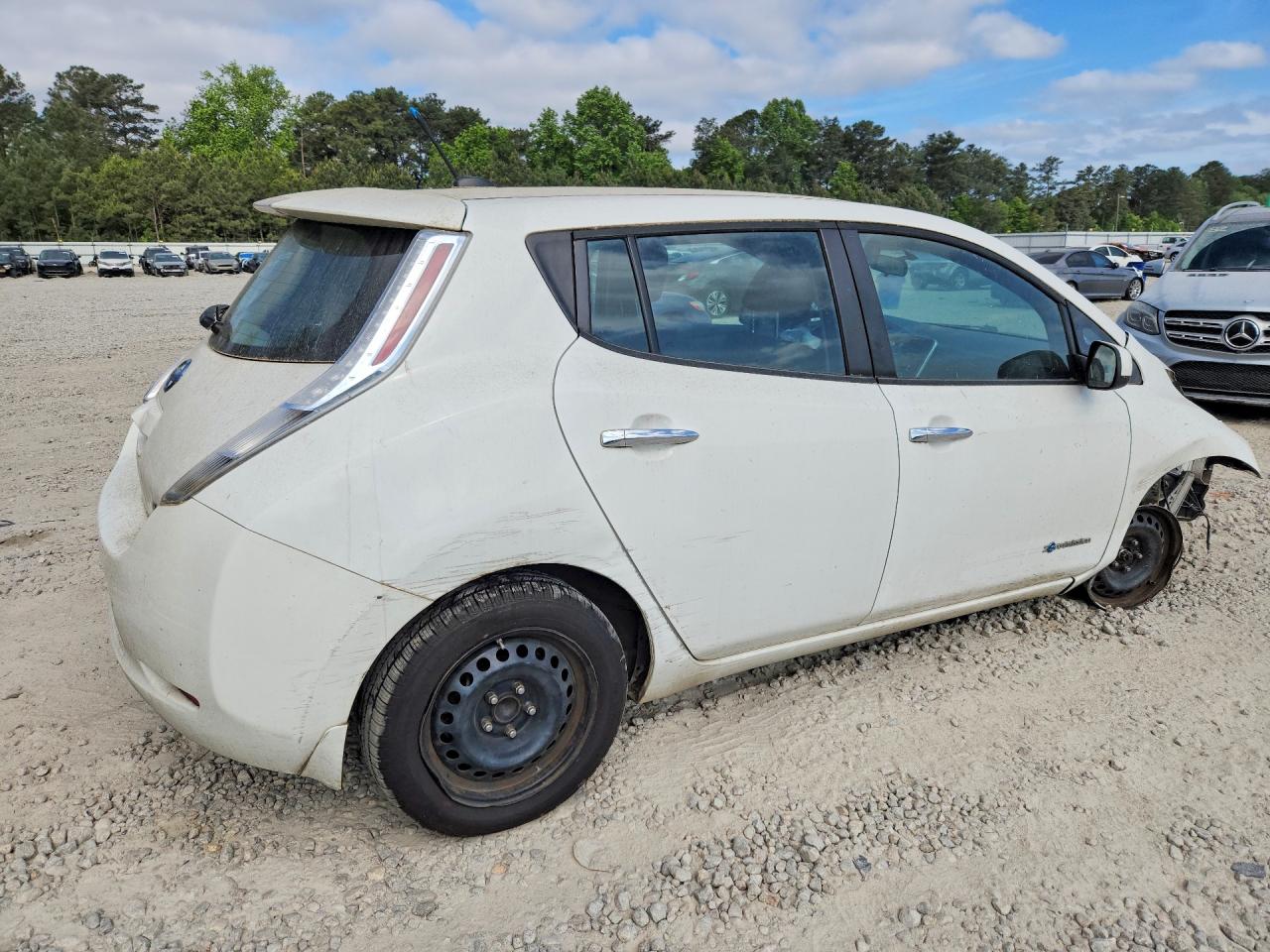 2013 NISSAN LEAF S photo 5