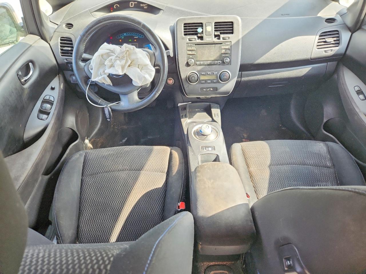 2013 NISSAN LEAF S photo 15