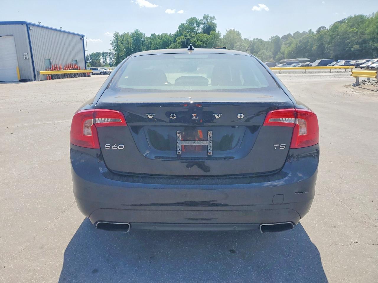 2015 VOLVO S60 PREMIER photo 16
