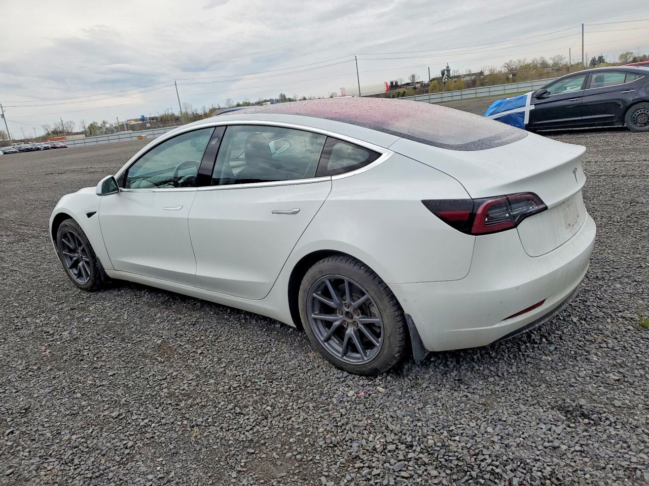 2018 TESLA MODEL 3 photo 3