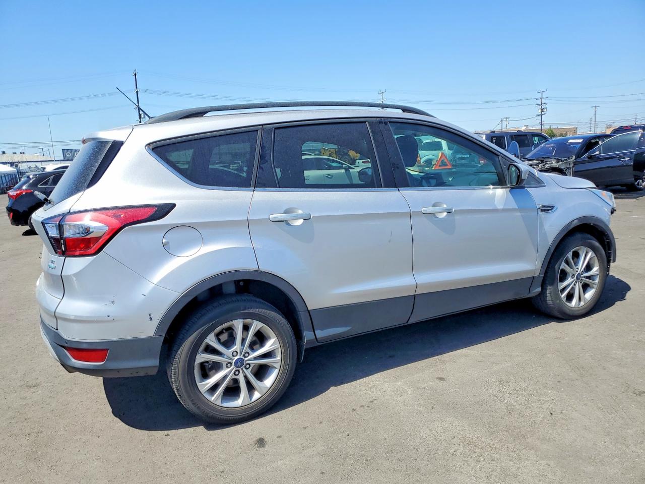 2017 FORD ESCAPE SE photo 3