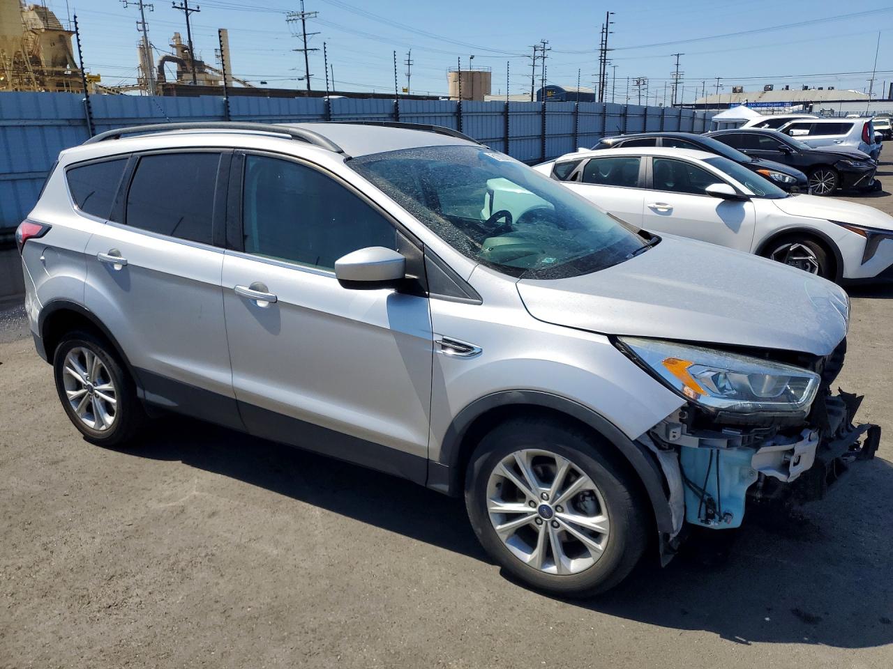 2017 FORD ESCAPE SE photo 4