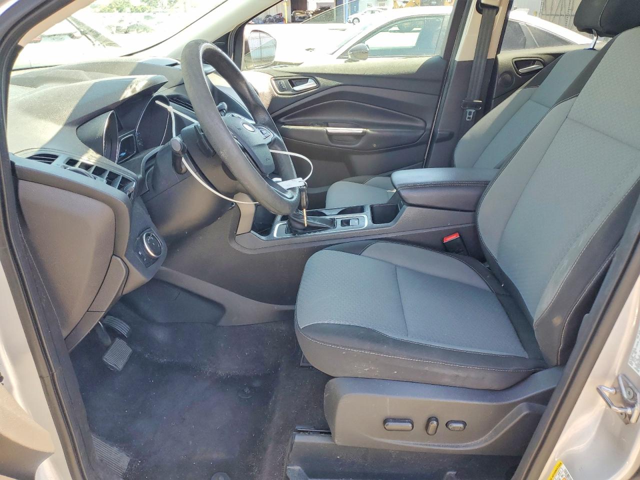 2017 FORD ESCAPE SE photo 7