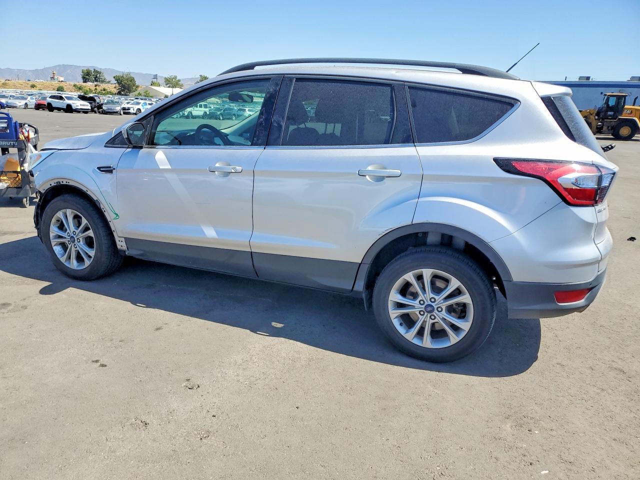 2017 FORD ESCAPE SE photo 2
