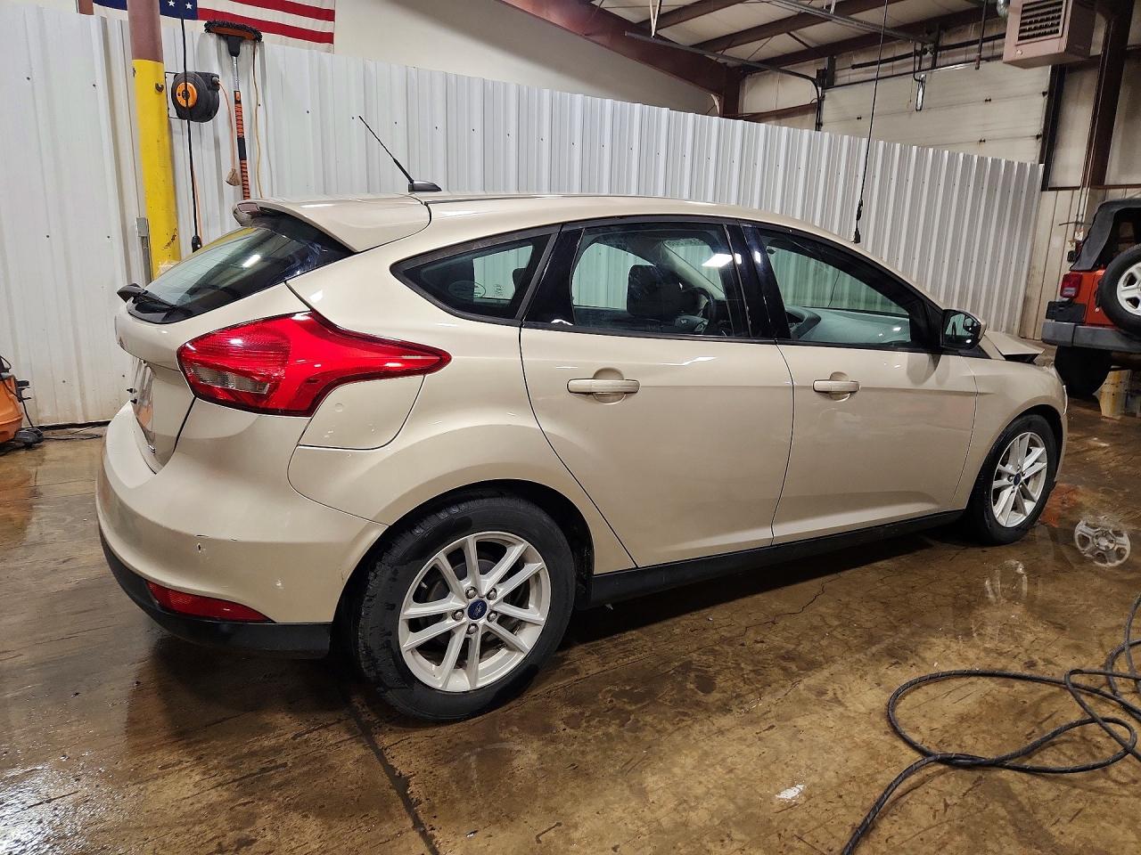 2018 FORD FOCUS SE photo 3