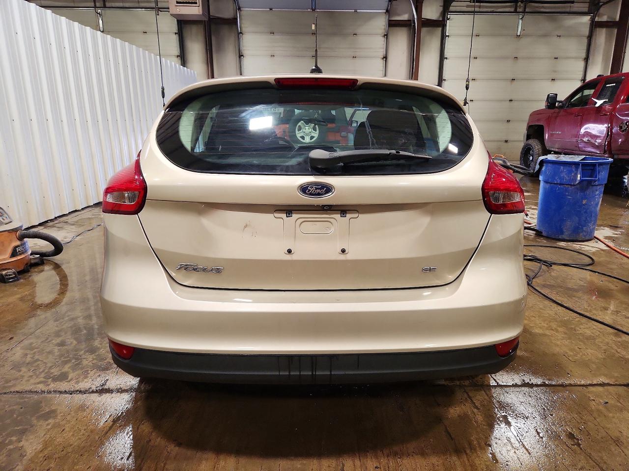 2018 FORD FOCUS SE photo 6