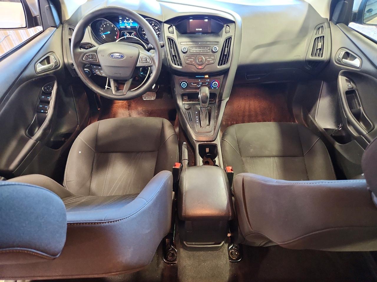 2018 FORD FOCUS SE photo 8