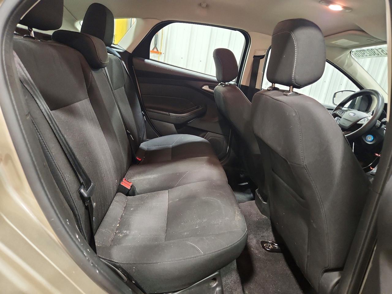 2018 FORD FOCUS SE photo 10
