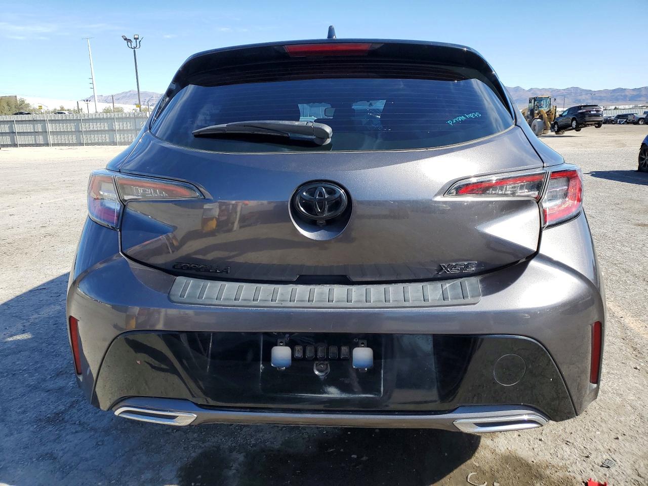 2022 TOYOTA COROLLA XSE photo 11