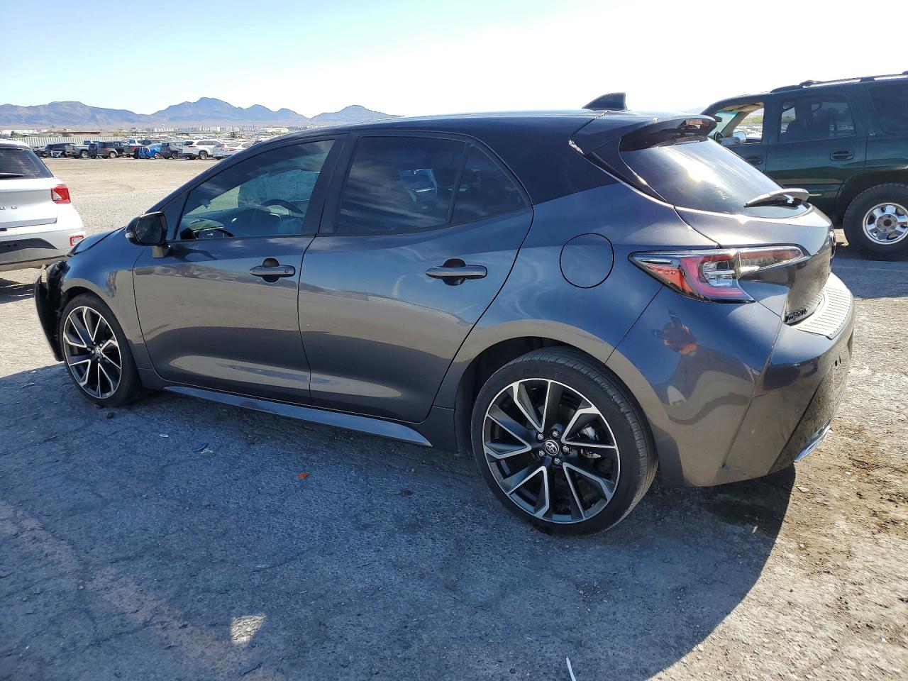 2022 TOYOTA COROLLA XSE photo 3