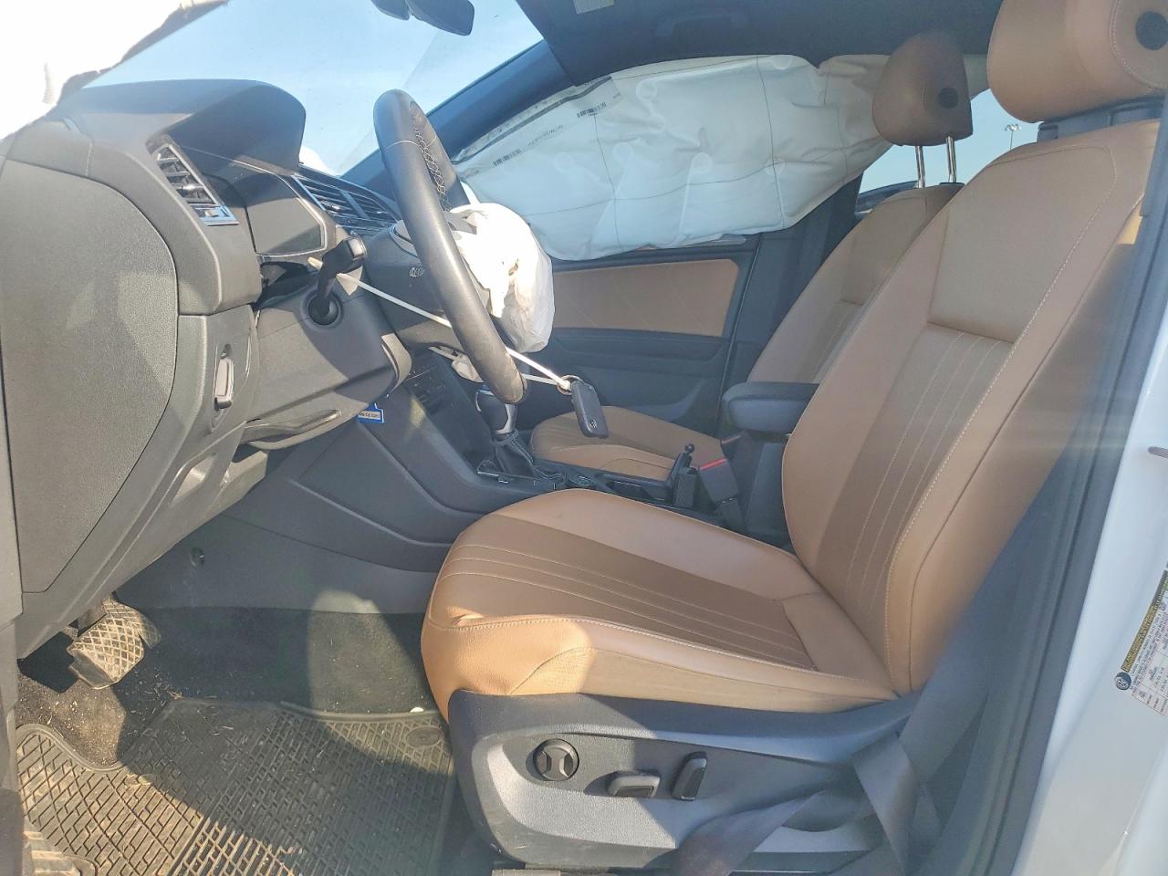 2024 VOLKSWAGEN TIGUAN SE photo 19