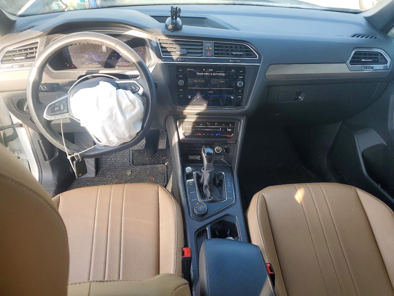 2024 VOLKSWAGEN TIGUAN SE photo 22