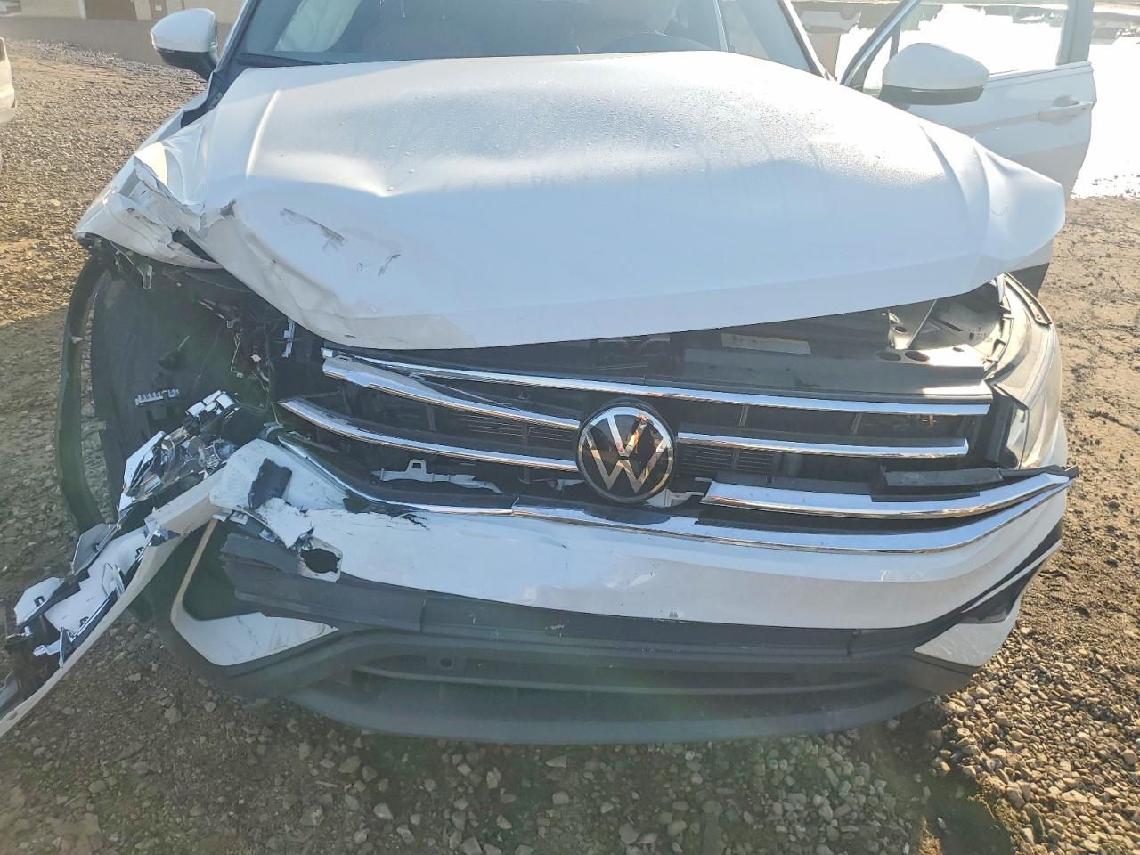 2024 VOLKSWAGEN TIGUAN SE photo 34
