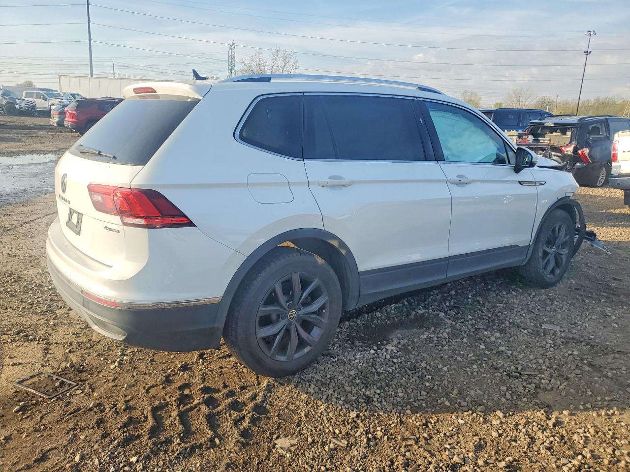 2024 VOLKSWAGEN TIGUAN SE photo 7