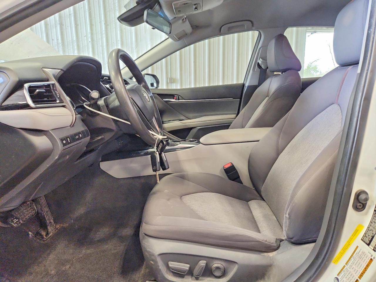 2018 TOYOTA CAMRY LE photo 13
