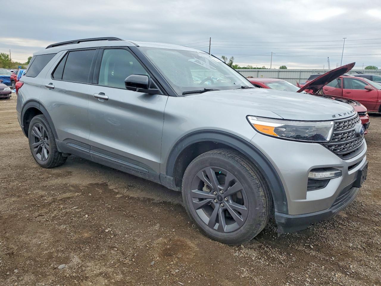 2023 FORD EXPLORER XLT photo 4