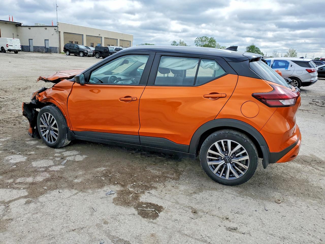 2023 NISSAN KICKS SV photo 4