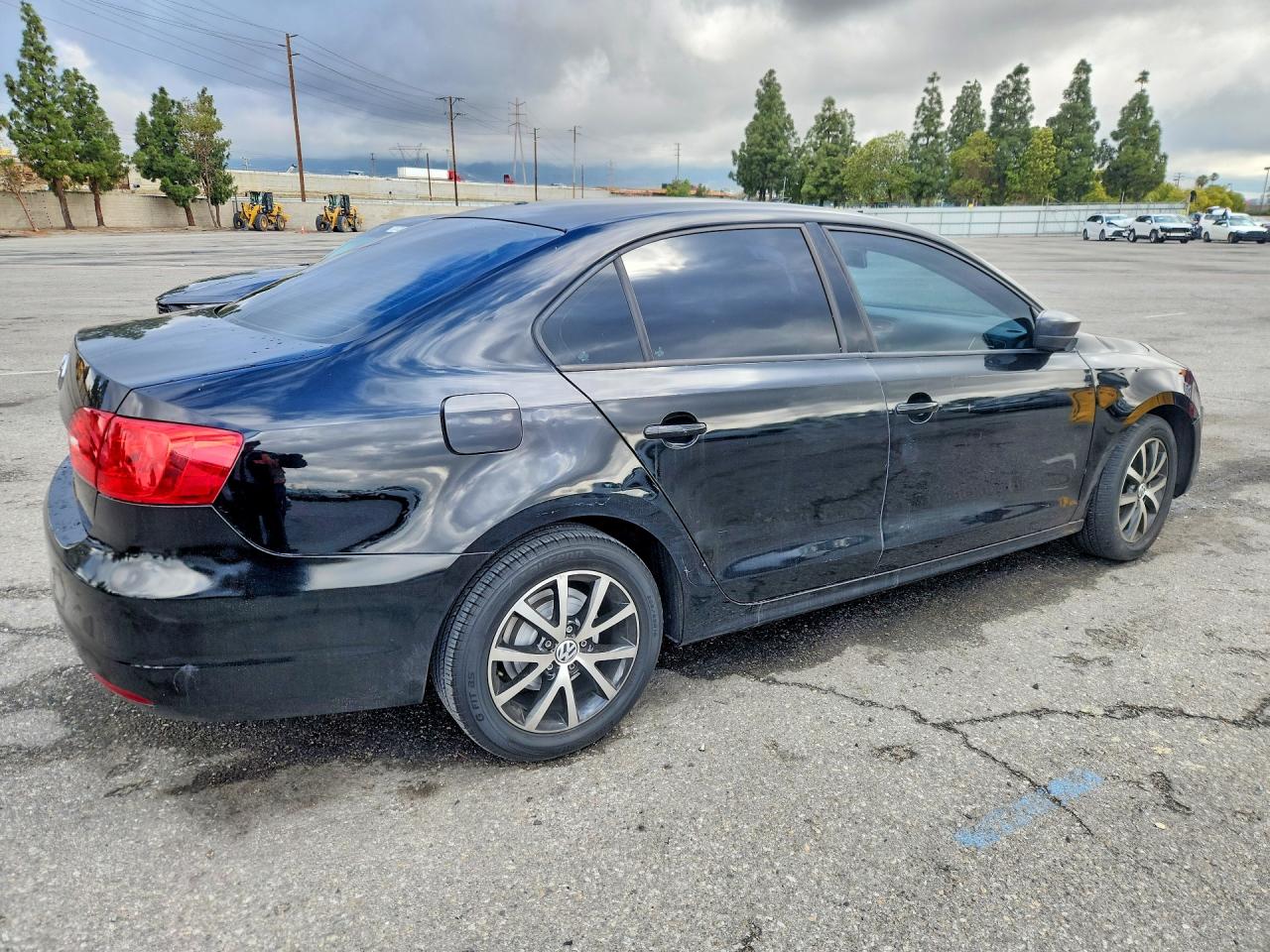 2012 VOLKSWAGEN JETTA BASE photo 5