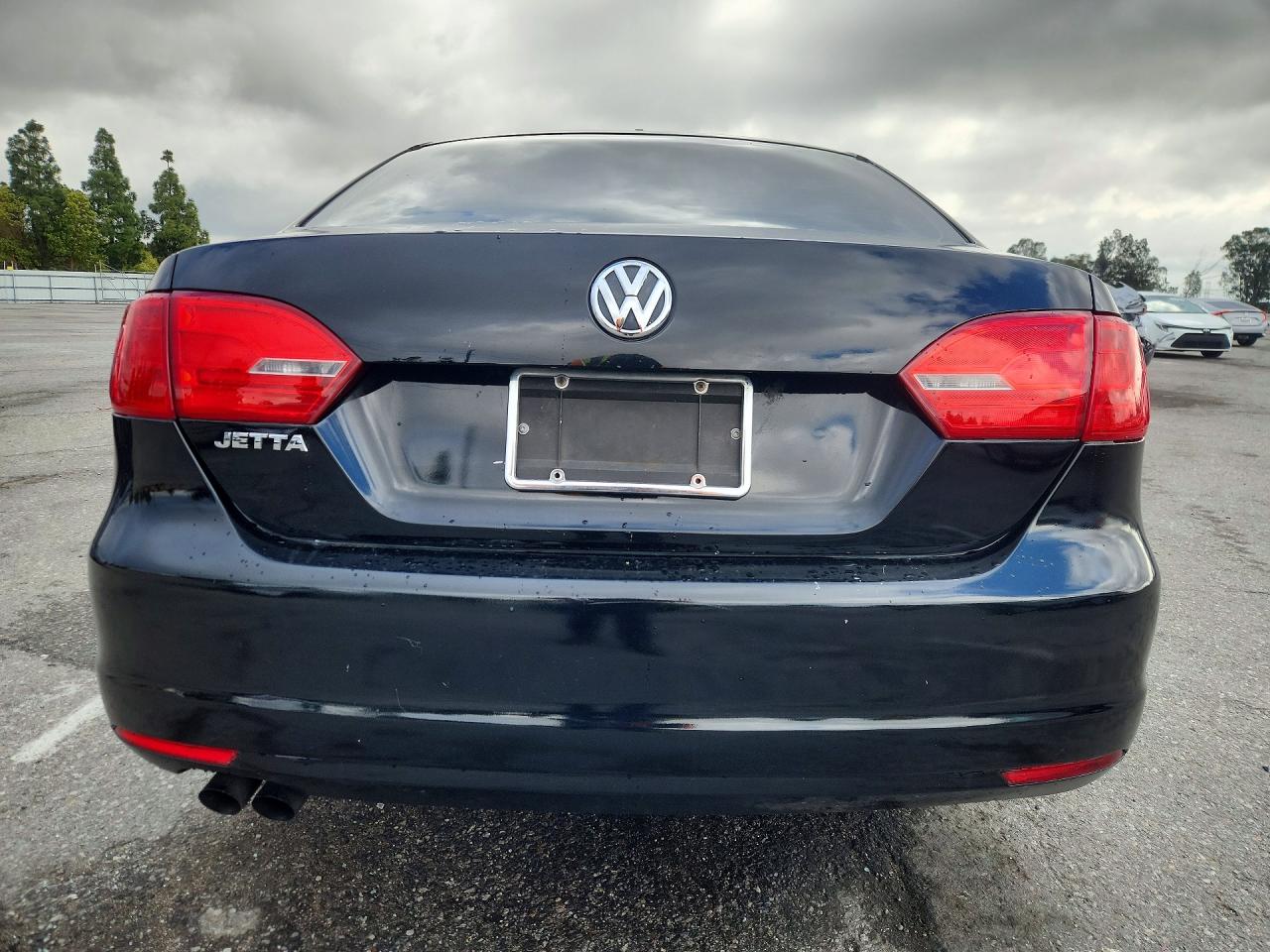 2012 VOLKSWAGEN JETTA BASE photo 11