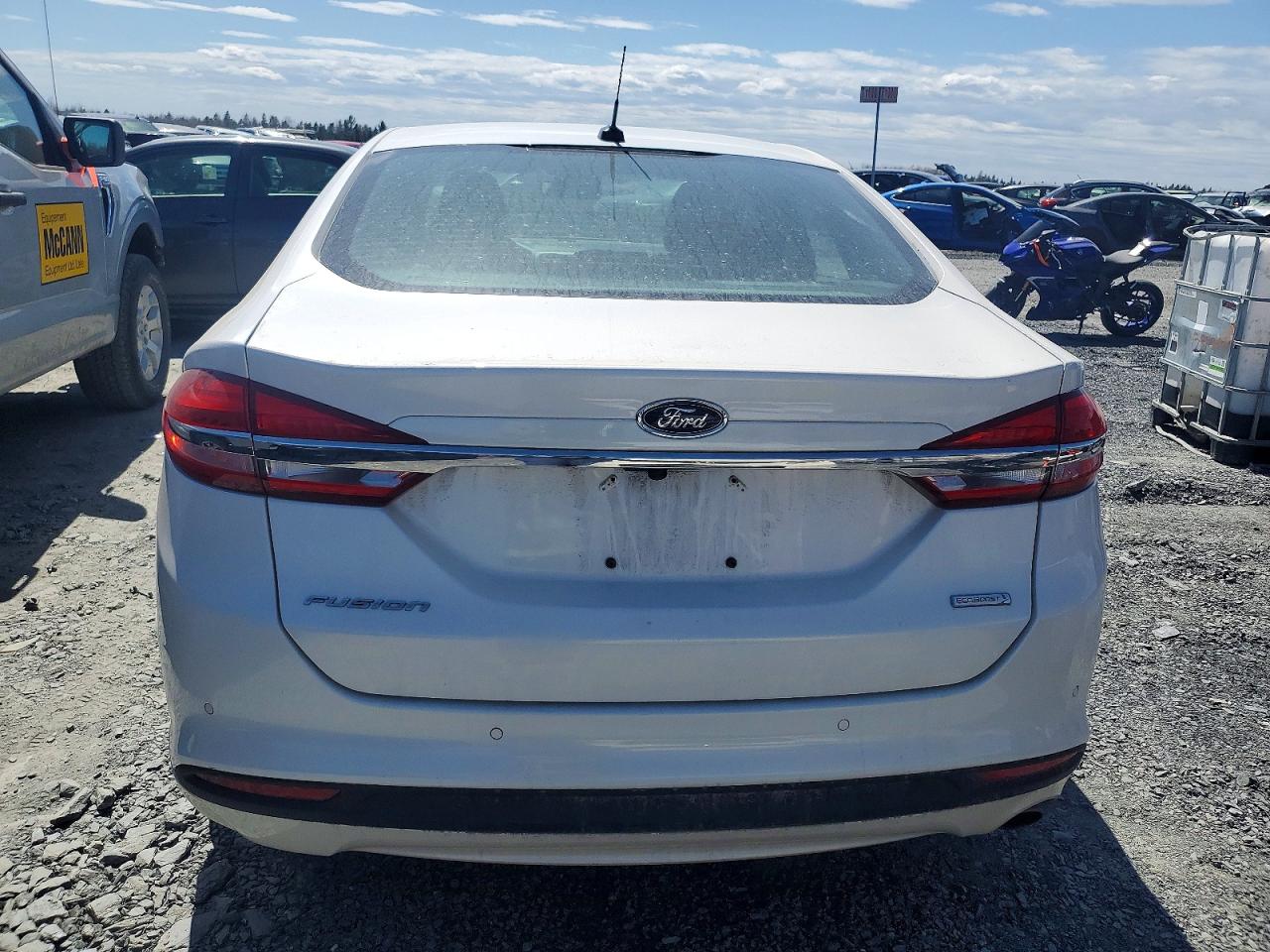 2017 FORD FUSION photo 11