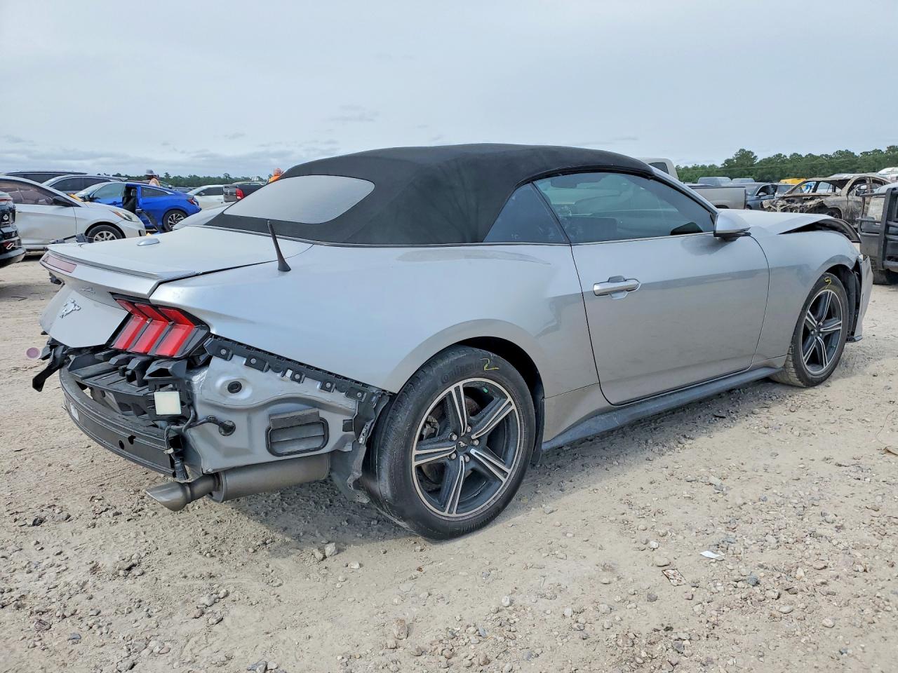 2024 FORD MUSTANG photo 7