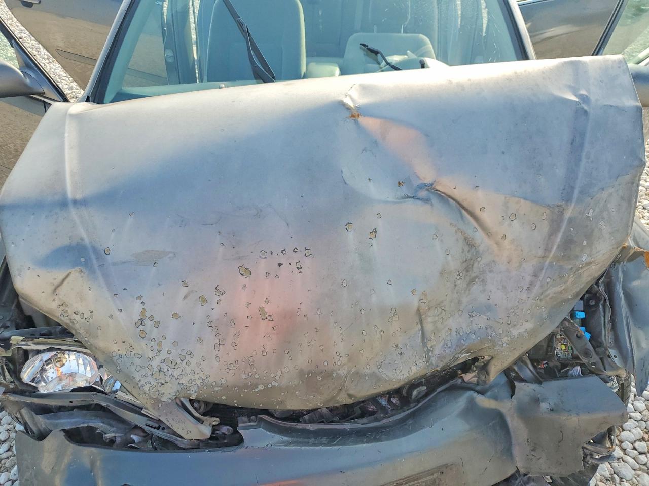 2004 TOYOTA CAMRY LE photo 21