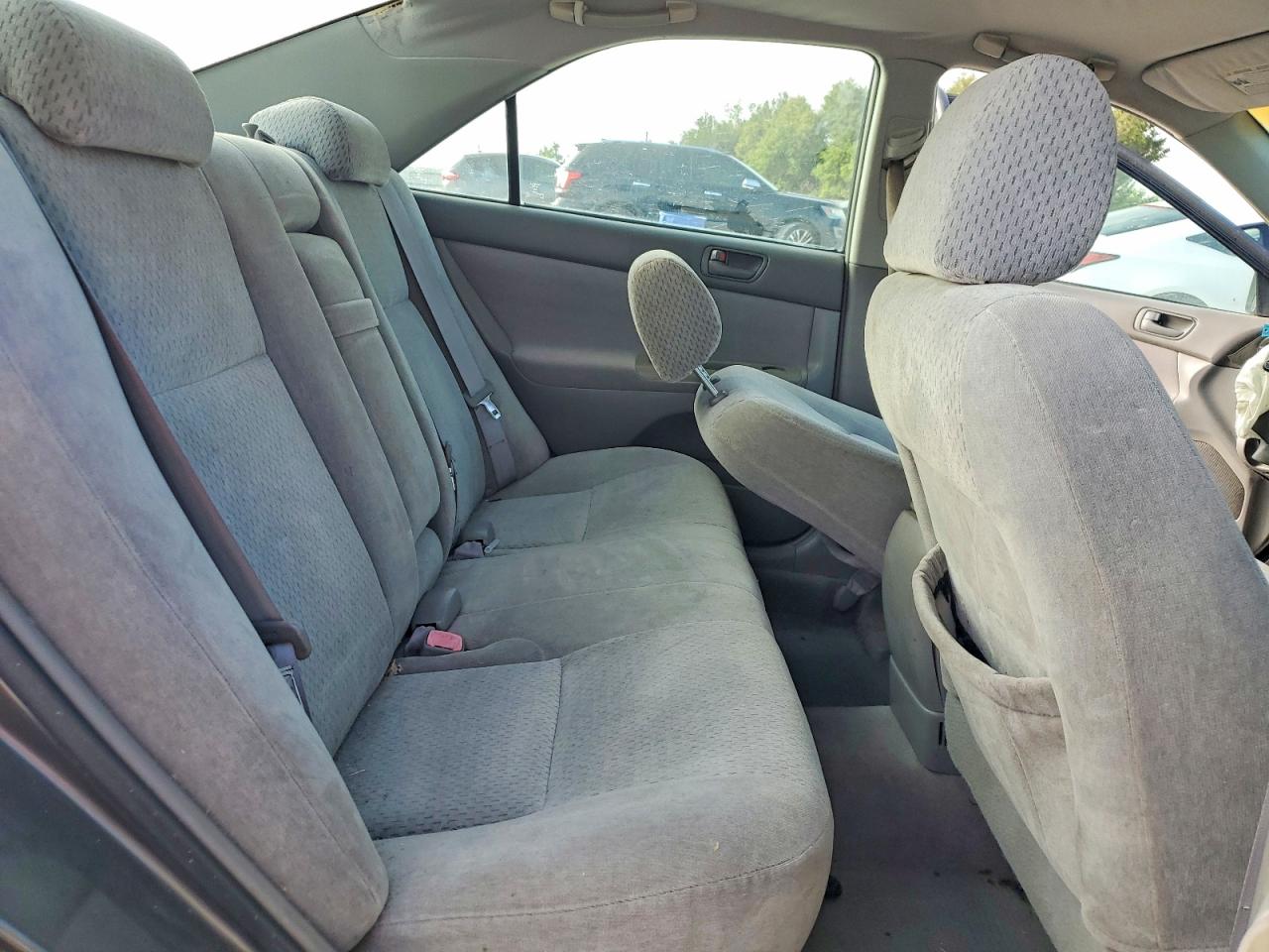 2004 TOYOTA CAMRY LE photo 19