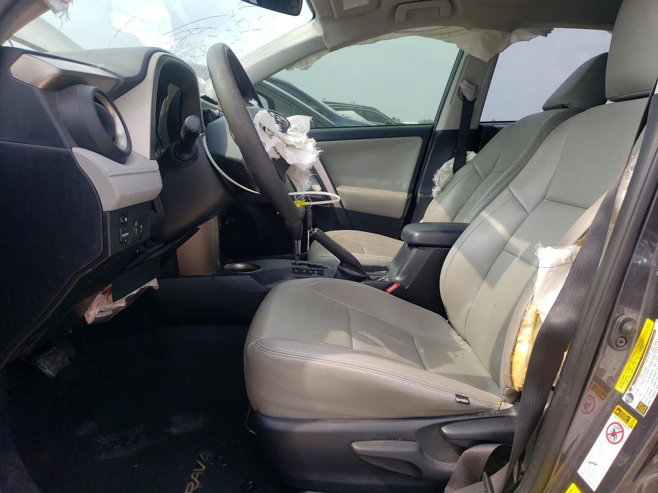 2015 TOYOTA RAV4 LE photo 13