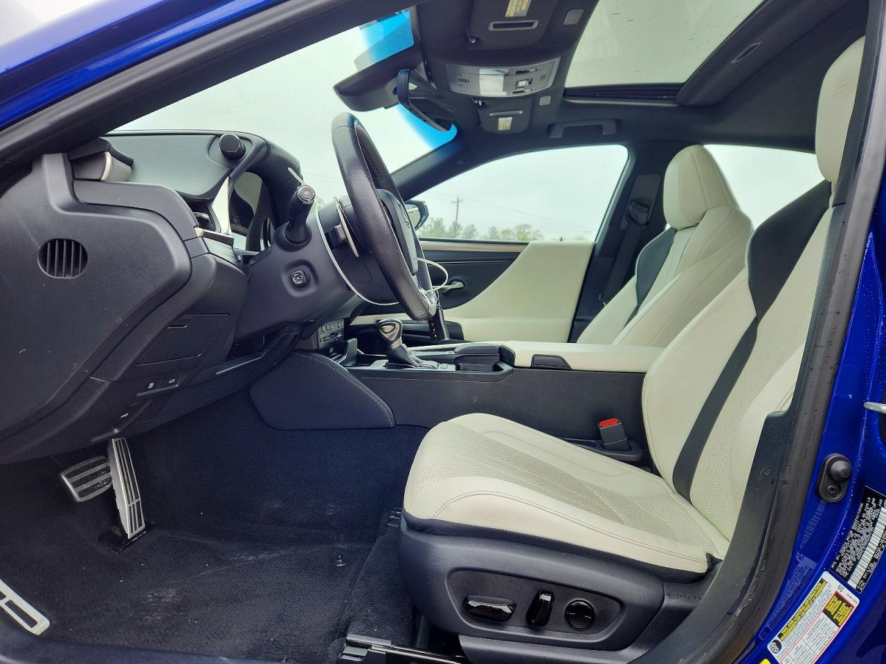 2021 LEXUS ES 300H photo 13