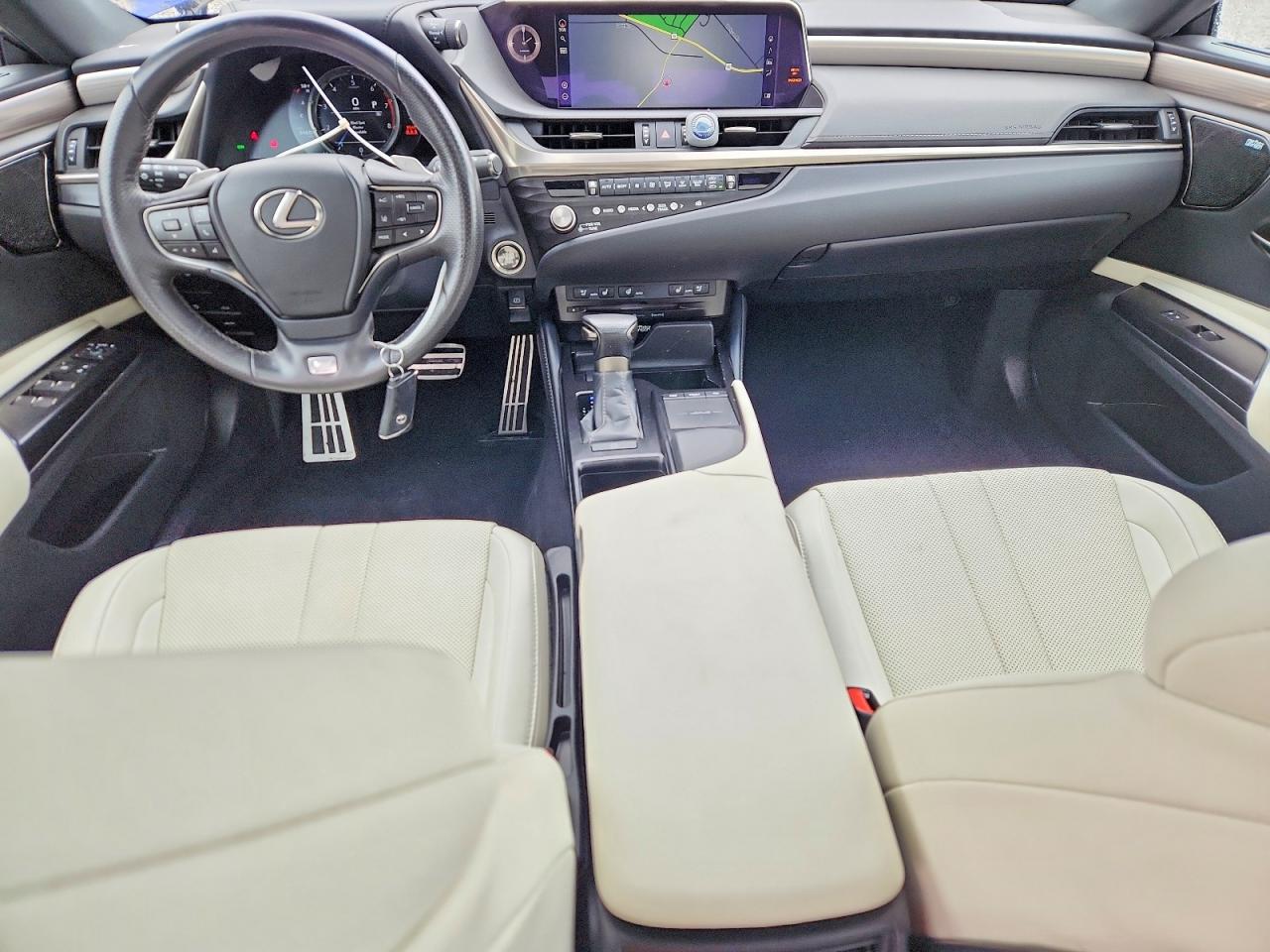 2021 LEXUS ES 300H photo 15