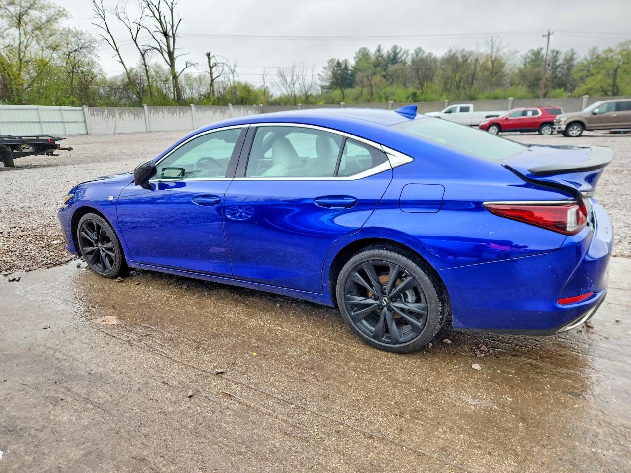 2021 LEXUS ES 300H photo 3